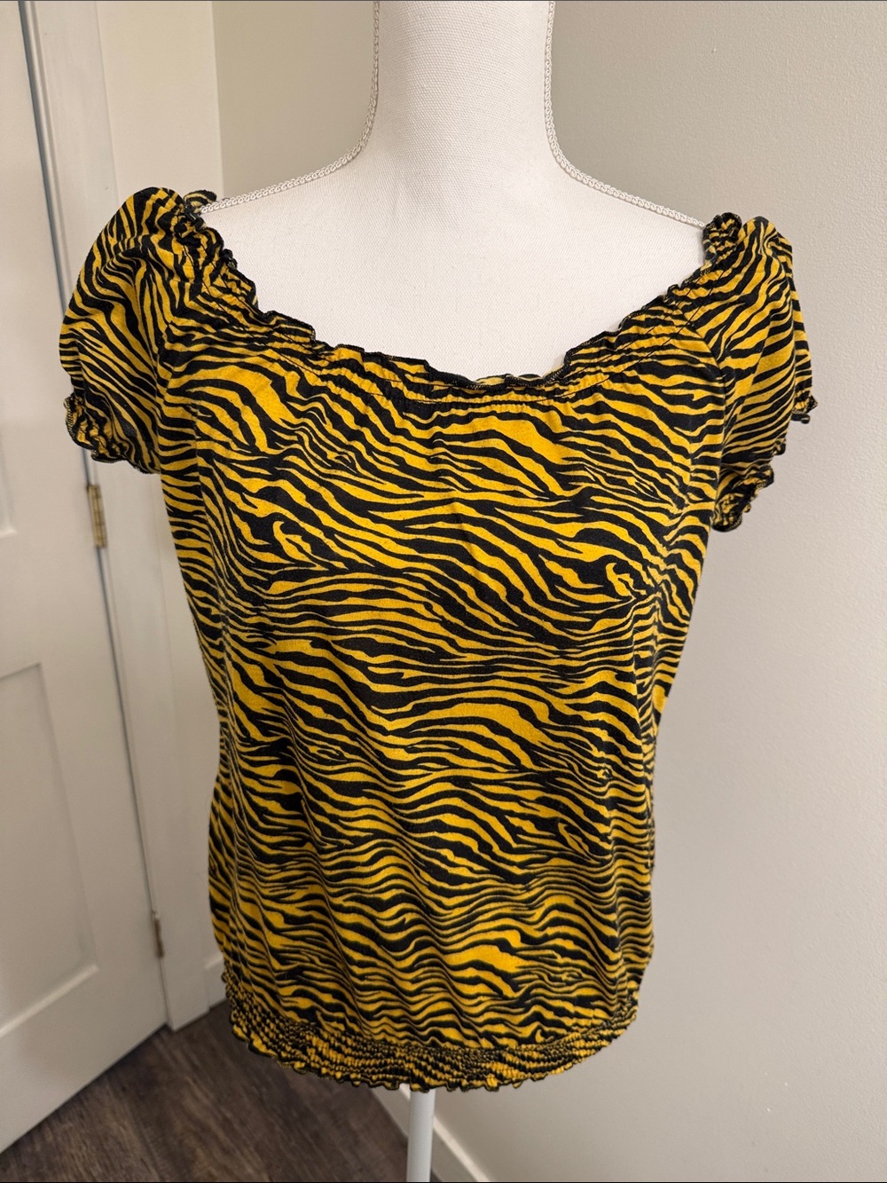 Self Esteem Vintage Y2K Yellow Zebra Tiger Animal Print Women’s Size Medium Top